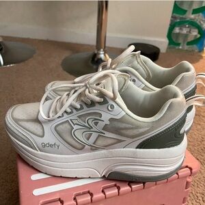 Authentic GRAVITY DEFYER ION ATHLETIC SHOES